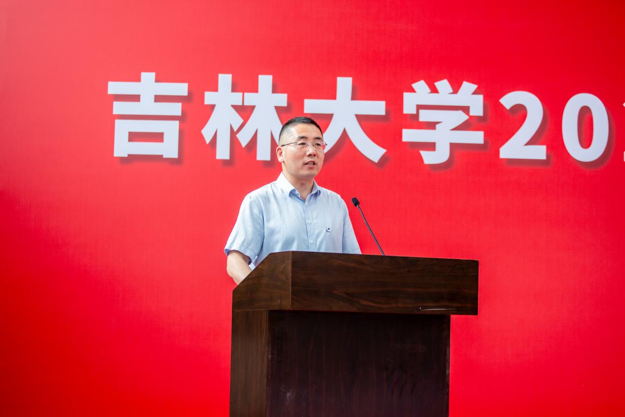 9e2433d4966f4048a7a6e17aa3c444ad